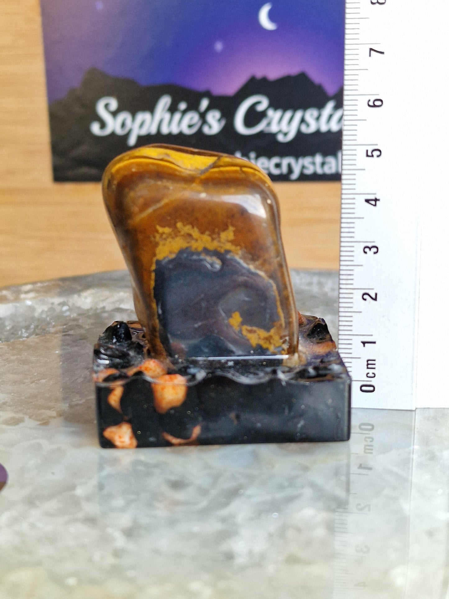 Tiger Eye på harpiksstand