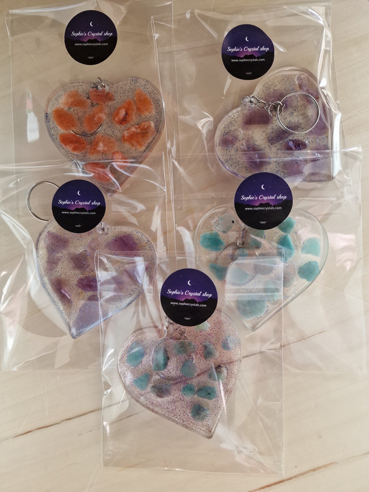 Håndlavet nøglering med Grøn calcit og harpiks