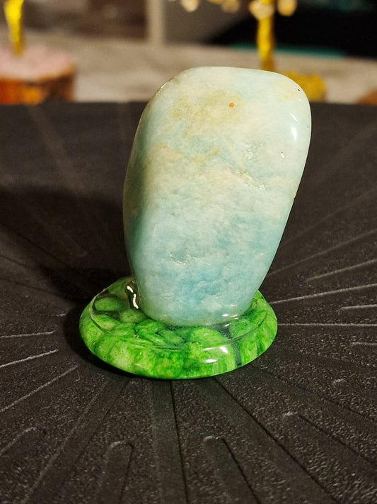 Amazonite på harpiksstand