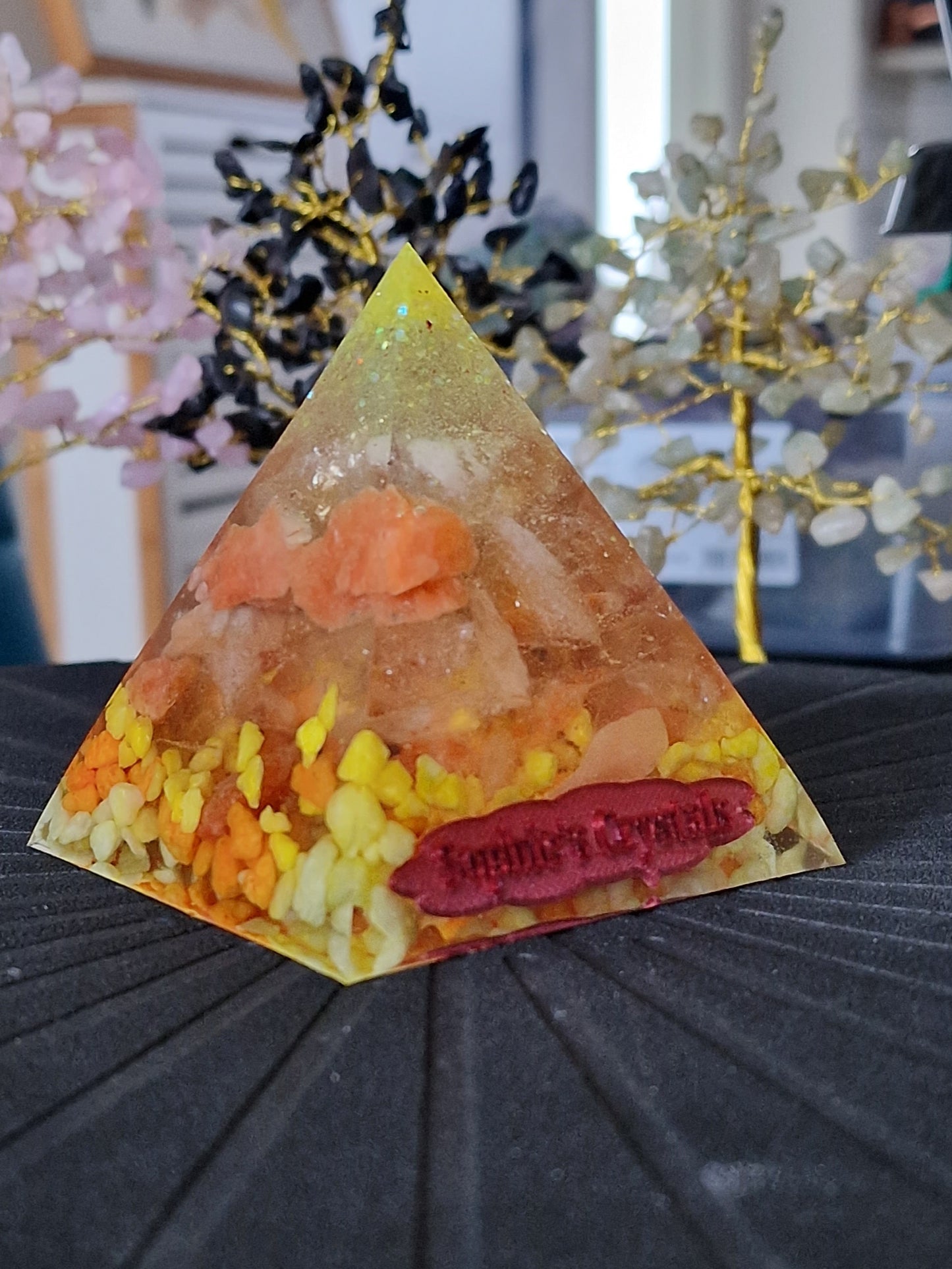 Citrine og Calcite pyramide