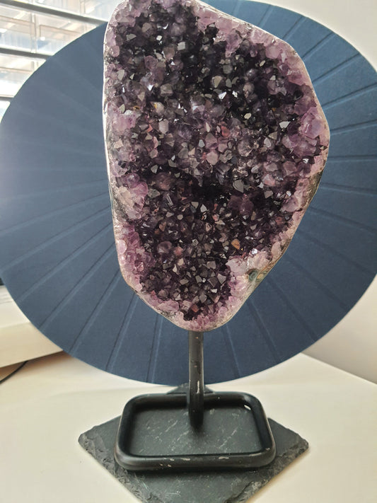 amethyst geode on stand 1200g