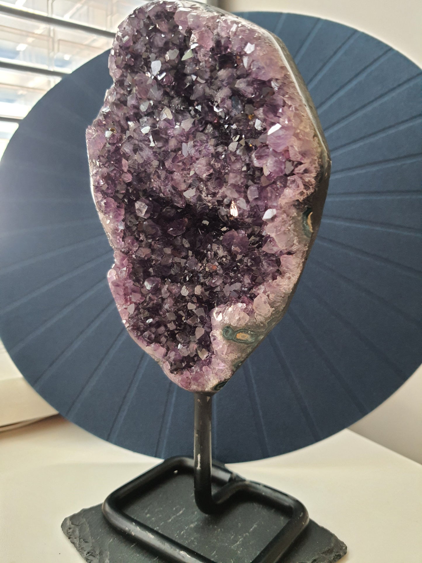 amethyst geode on stand 1200g